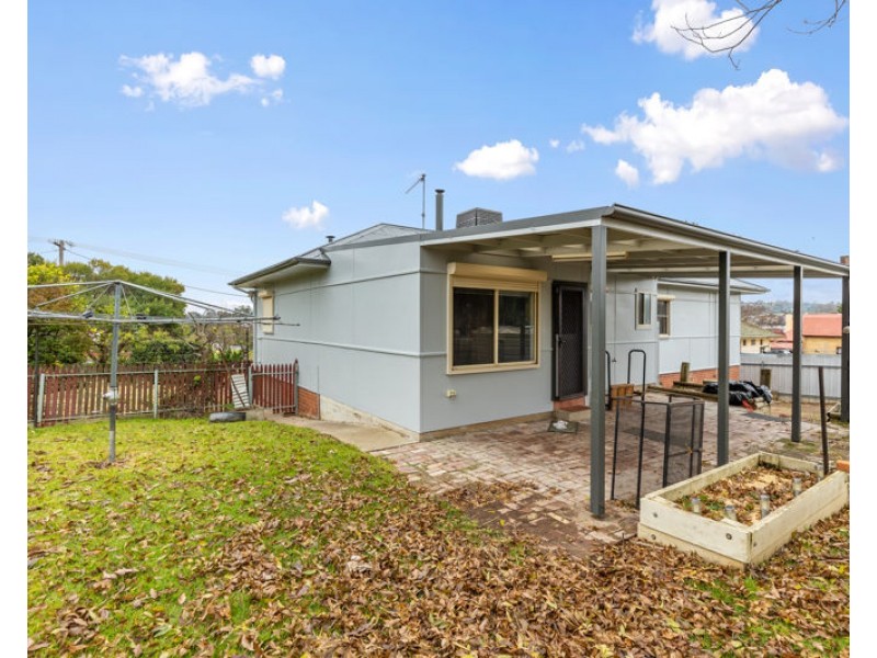 10 Anzac Avenue, Junee NSW 2663