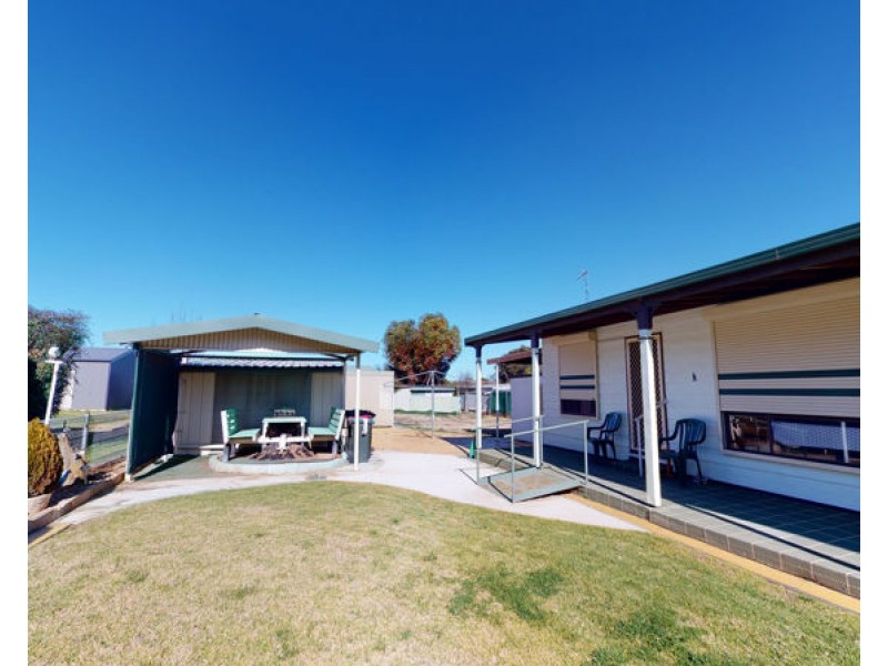 11 Cedric Street, Junee NSW 2663