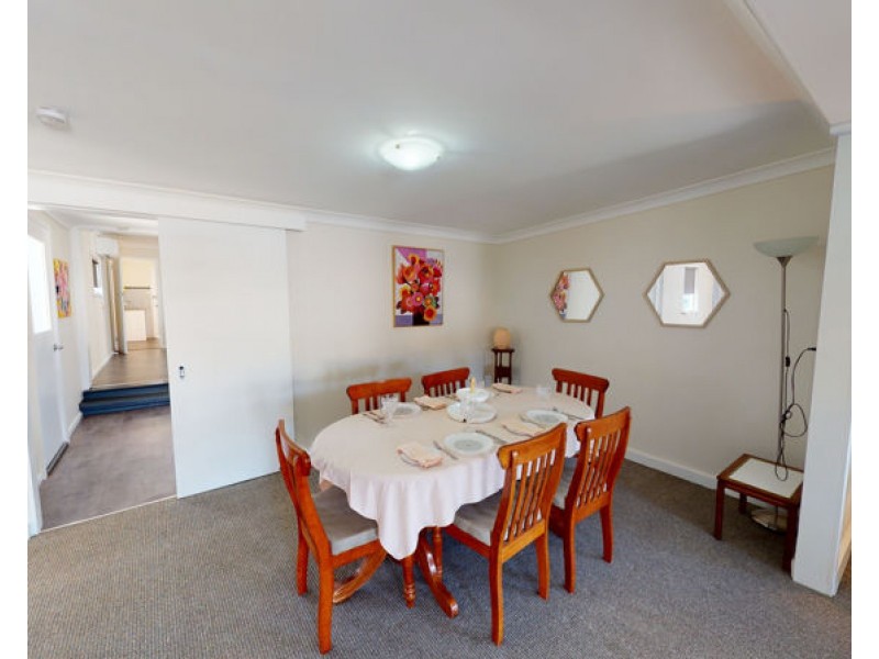 18 Crown Street, Junee NSW 2663