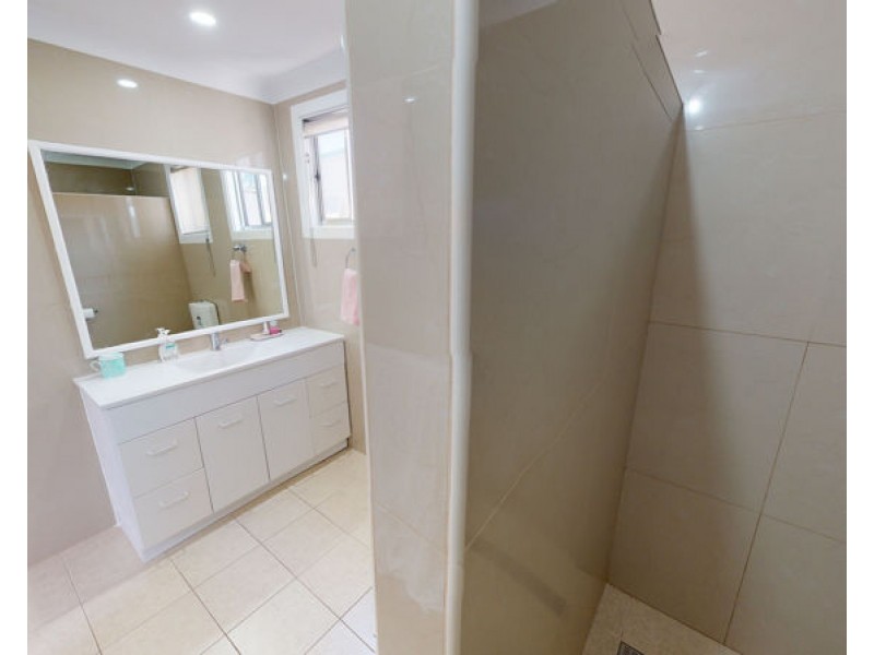 18 Crown Street, Junee NSW 2663