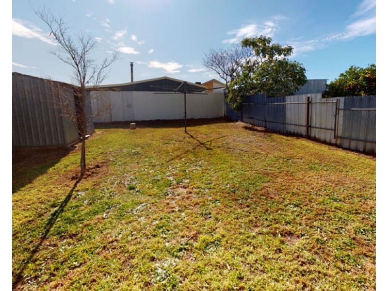 18 Crown Street, Junee NSW 2663