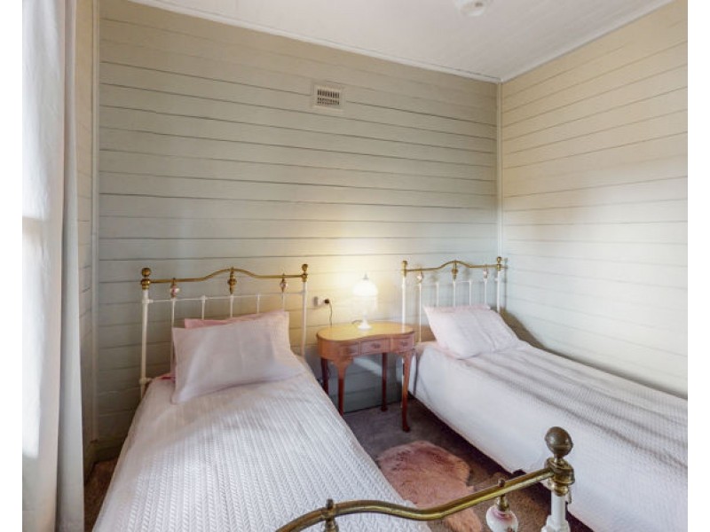 10 Kemp Street, Junee NSW 2663