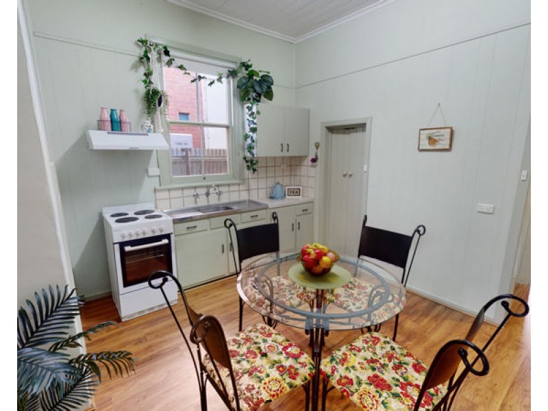 10 Kemp Street, Junee NSW 2663