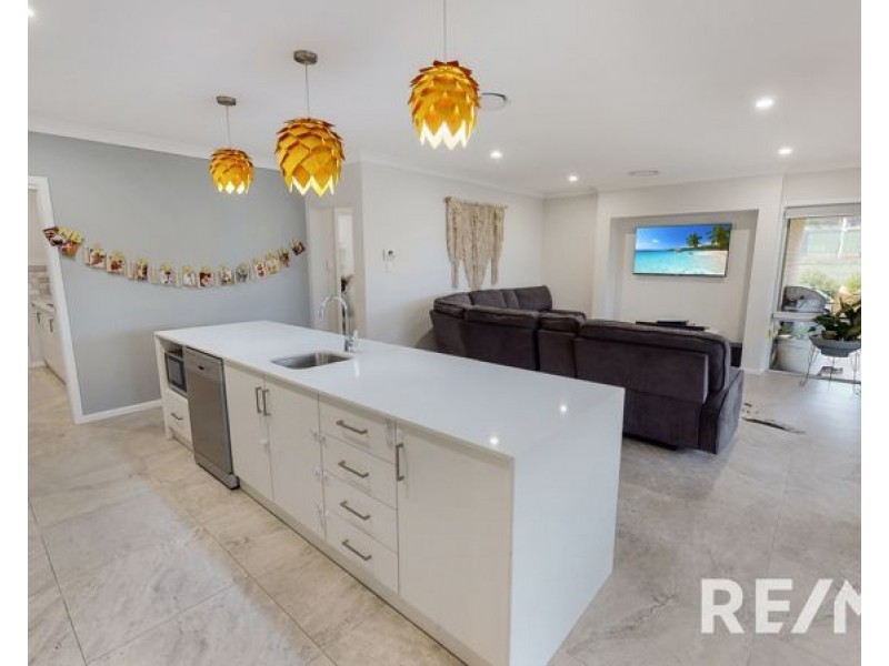 4 Walster Street, Junee NSW 2663