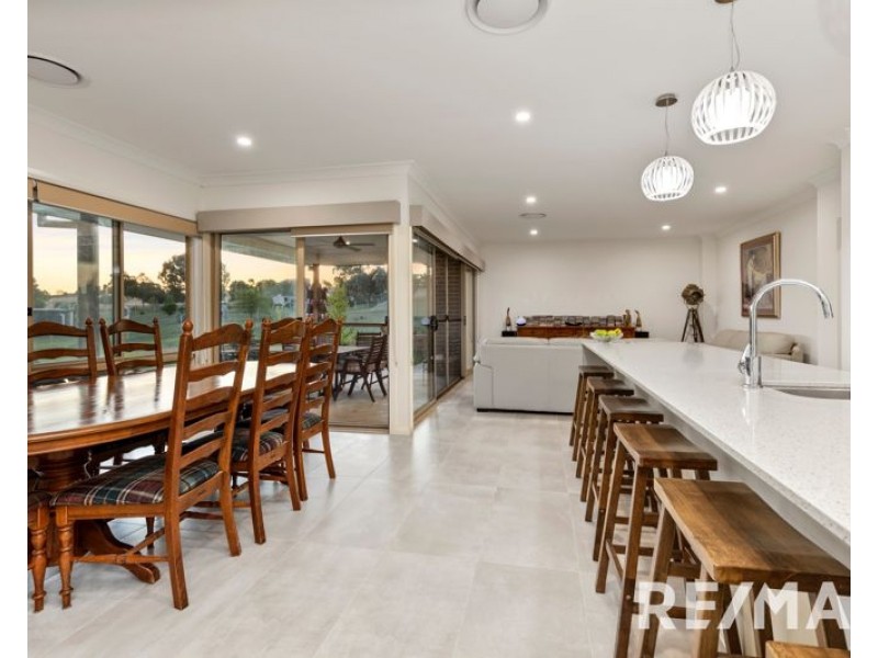 8 Walster Street, Junee NSW 2663