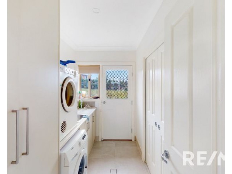 8 Walster Street, Junee NSW 2663