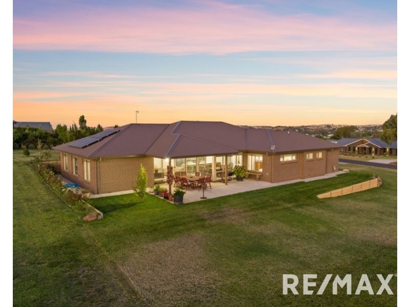 8 Walster Street, Junee NSW 2663