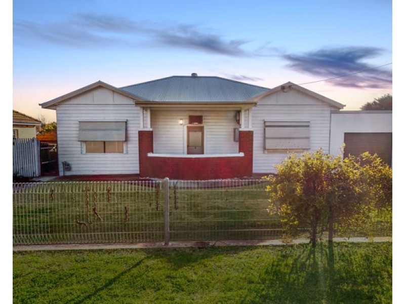 27 Bolton Street, Junee NSW 2663