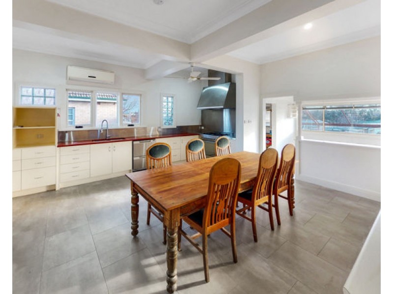 27 Bolton Street, Junee NSW 2663