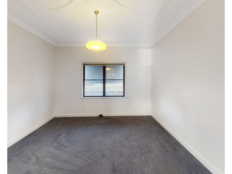 27 Bolton Street, Junee NSW 2663
