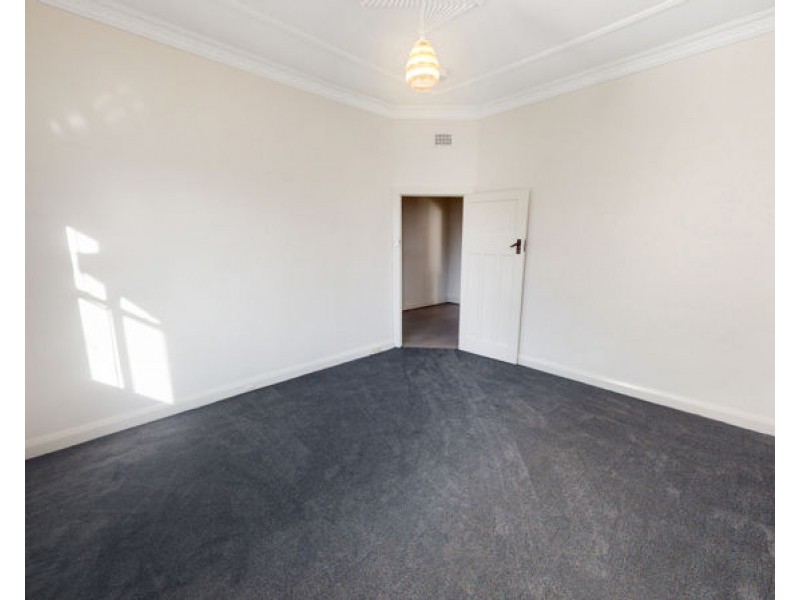 27 Bolton Street, Junee NSW 2663