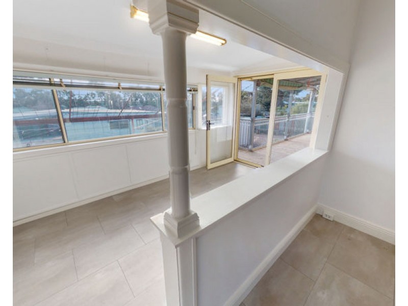 27 Bolton Street, Junee NSW 2663