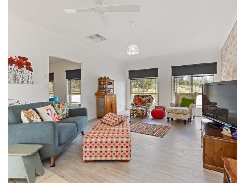 93 Wardle Street, Junee NSW 2663