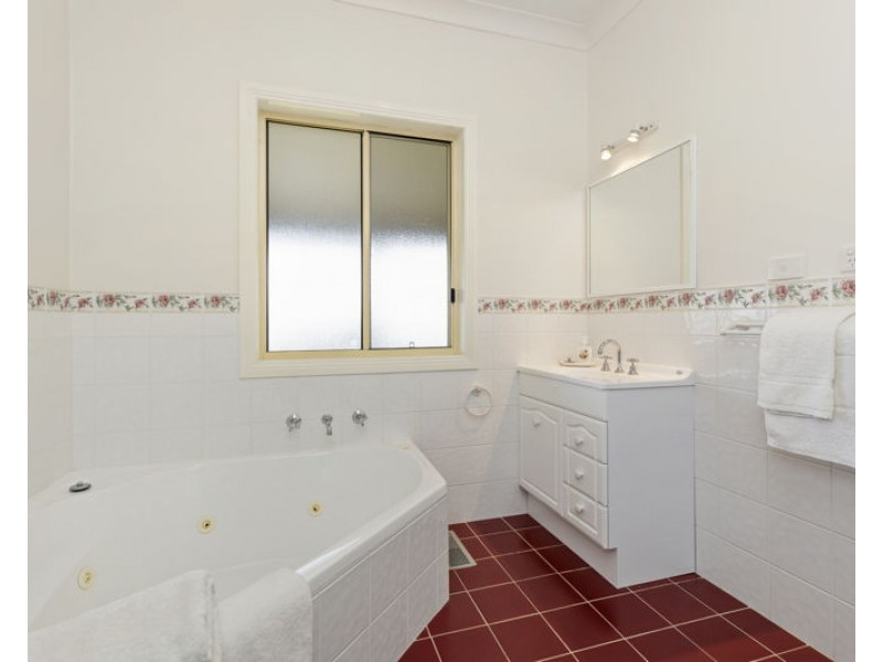 93 Wardle Street, Junee NSW 2663