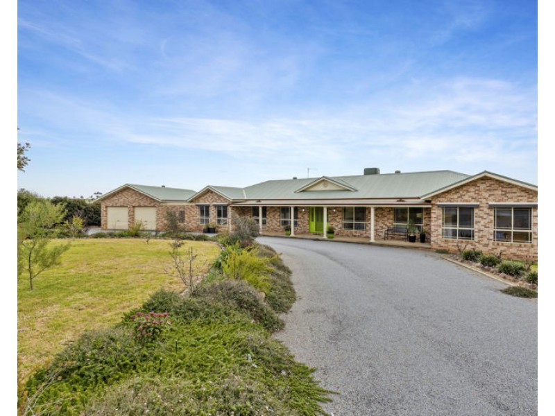 93 Wardle Street, Junee NSW 2663