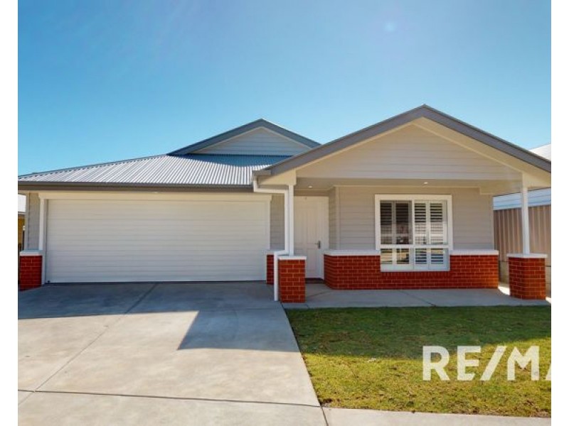 3/37 Waratah Dr, Junee NSW 2663
