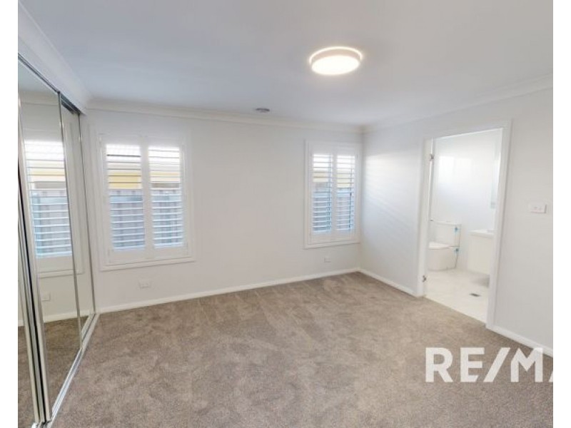 3/37 Waratah Dr, Junee NSW 2663