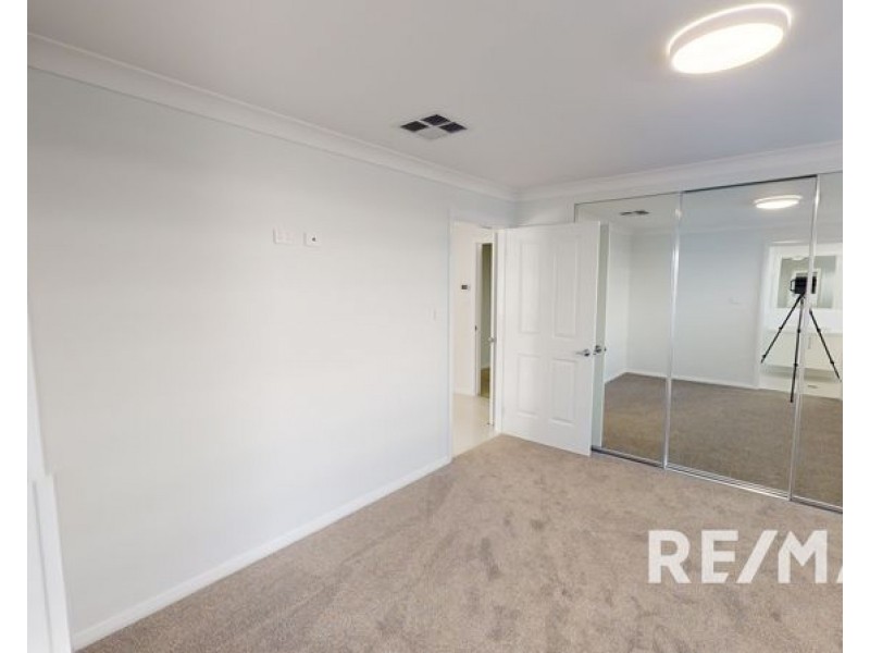3/37 Waratah Dr, Junee NSW 2663