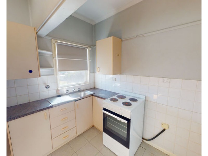 16 Robert Street, Junee NSW 2663