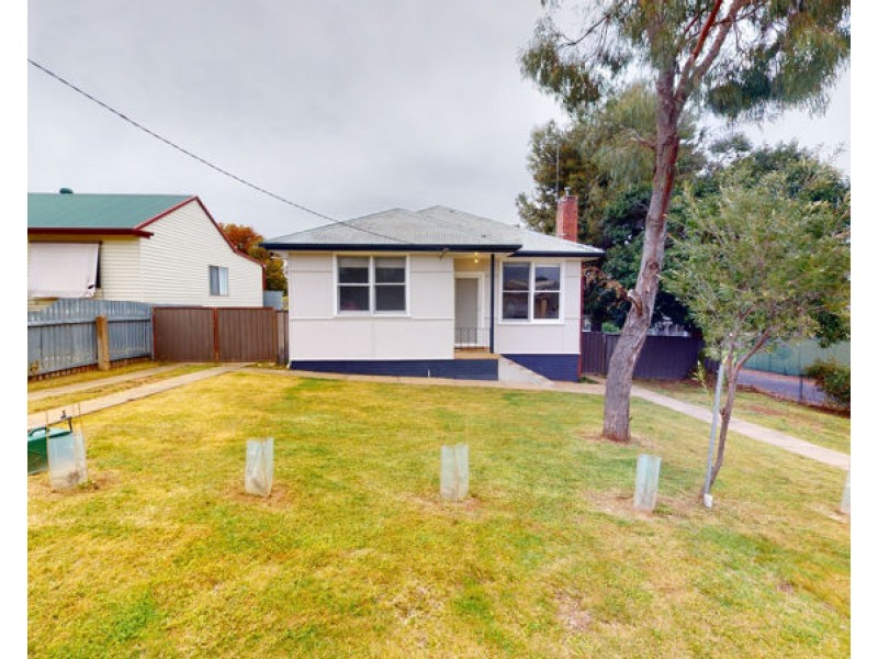 7 Lillian Street, Junee NSW 2663