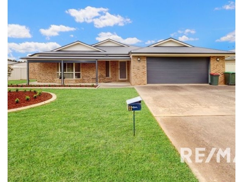 11 Adams Street., Junee NSW 2663