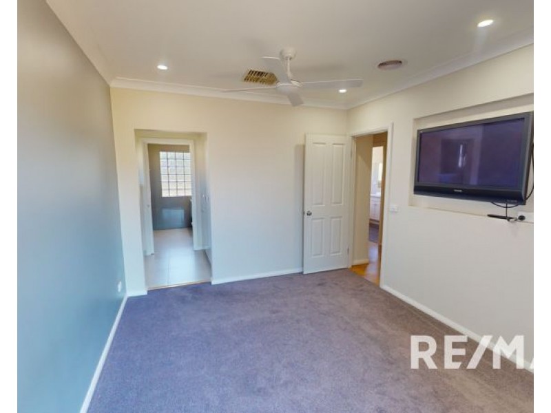 11 Adams Street., Junee NSW 2663