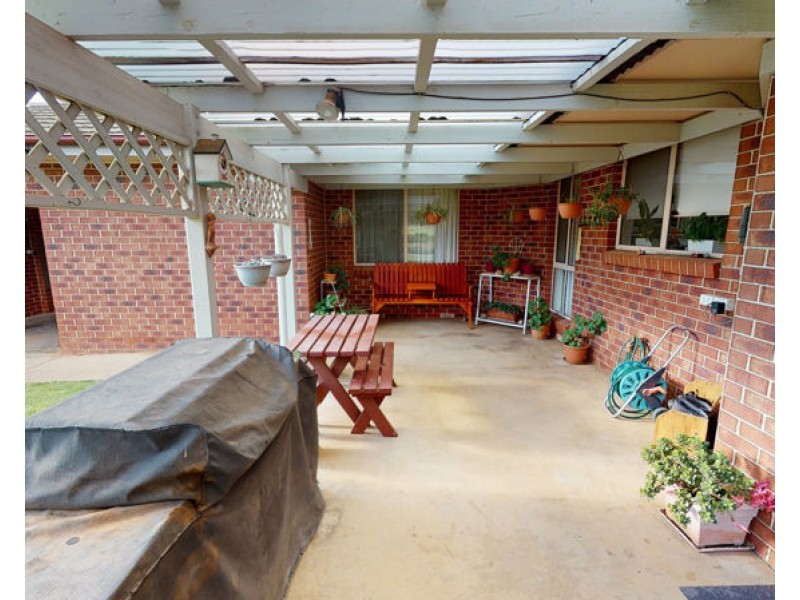 10 John Potts Drive, Junee NSW 2663