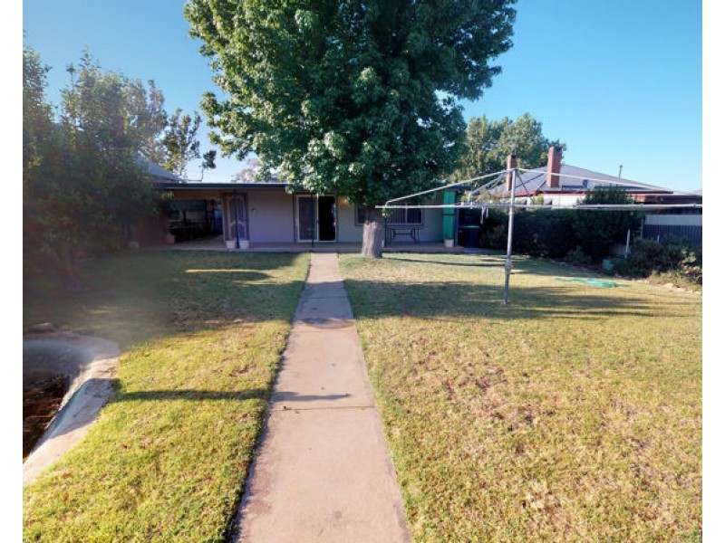 18 Florence Street, Junee NSW 2663