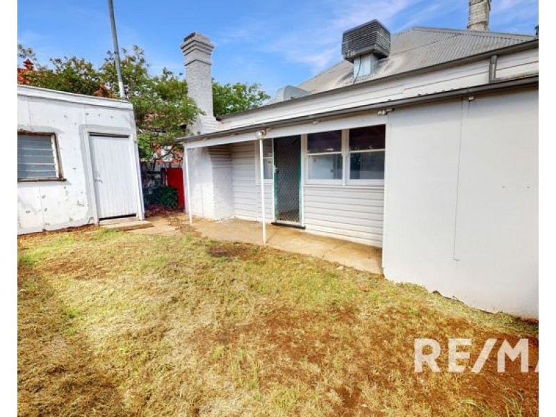 26 Denison Street, Junee NSW 2663