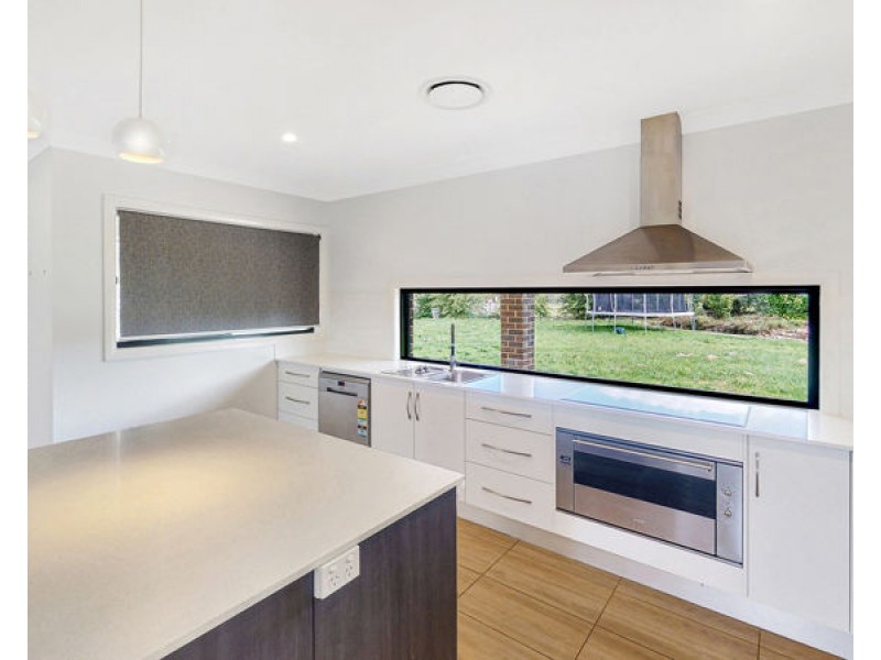 8 Smythe Rd, Junee NSW 2663