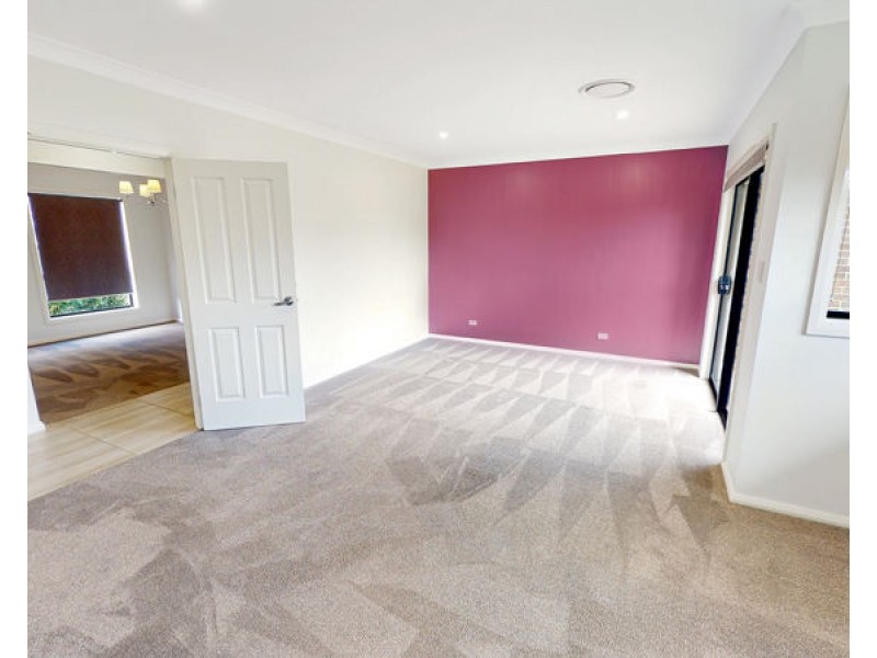 8 Smythe Rd, Junee NSW 2663