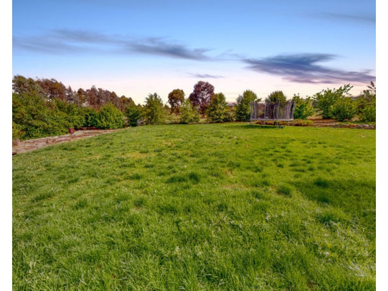 8 Smythe Rd, Junee NSW 2663