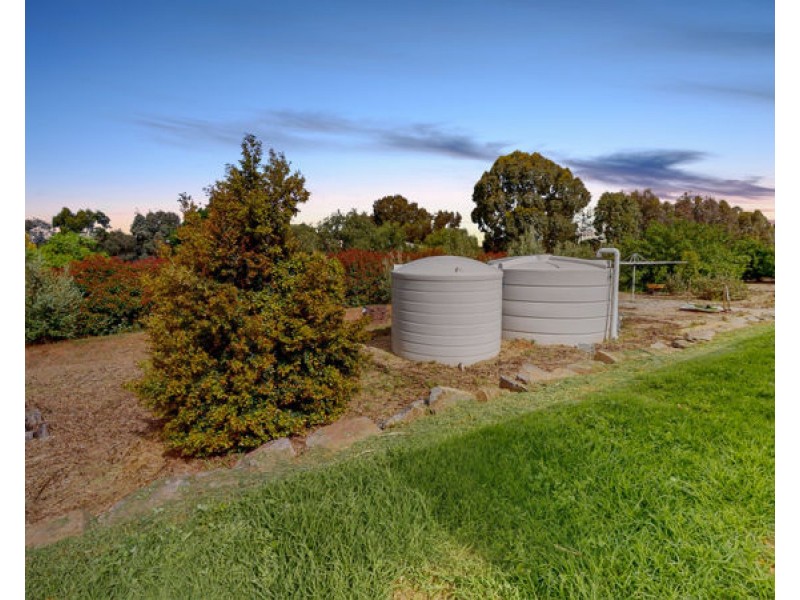 8 Smythe Rd, Junee NSW 2663