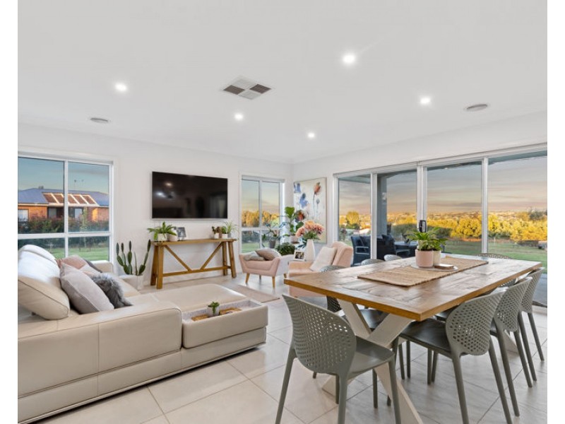 9 Walster Street, Junee NSW 2663