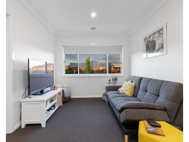 9 Walster Street, Junee NSW 2663