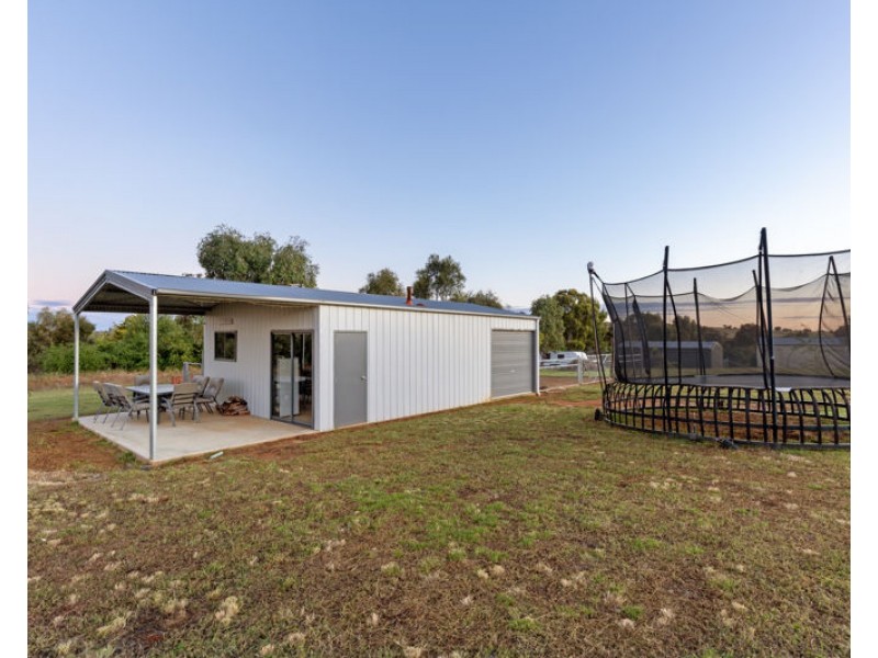 9 Walster Street, Junee NSW 2663