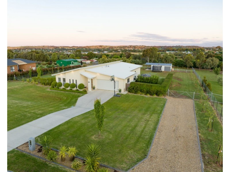 9 Walster Street, Junee NSW 2663