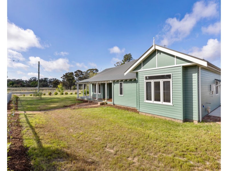 2-4 Mirrool Street, Coolamon NSW 2701