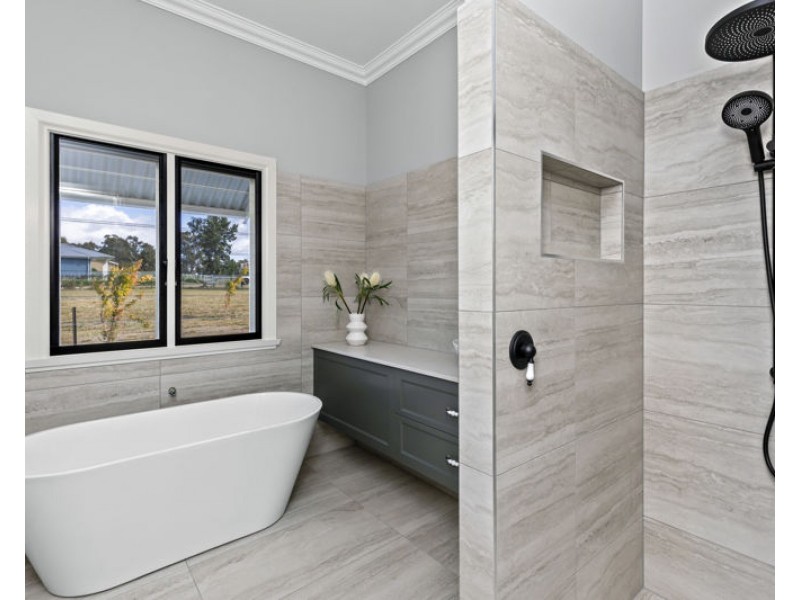 2-4 Mirrool Street, Coolamon NSW 2701