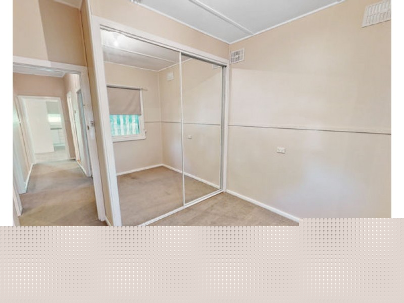 23 Railway Pde, Junee NSW 2663