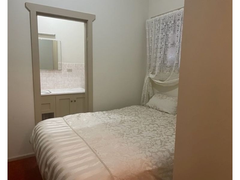 Room 3 The Loftus, Junee NSW 2663