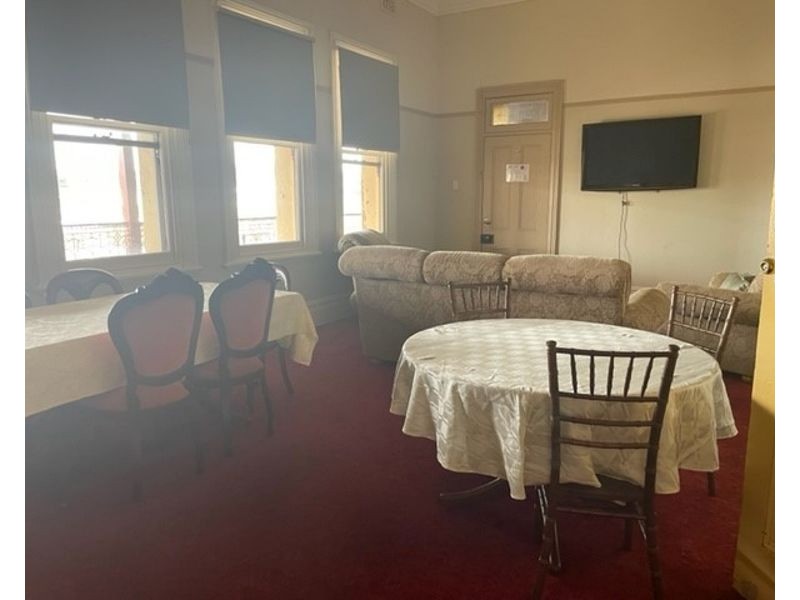 Room 3 The Loftus, Junee NSW 2663