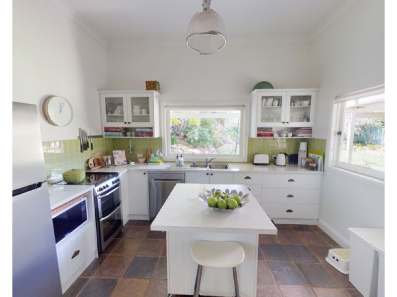 54 Commins Street, Junee NSW 2663