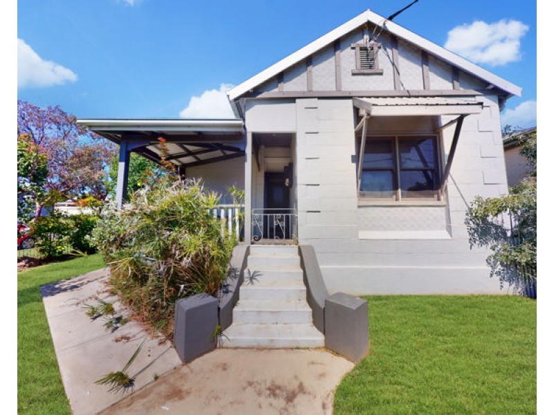 16 Stewart Street, Junee NSW 2663