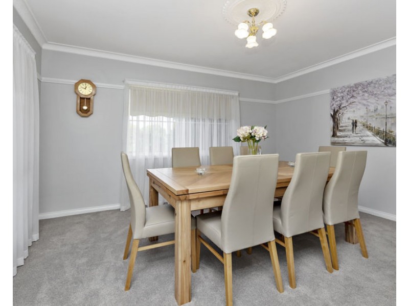 4 Smythe Road, Junee NSW 2663