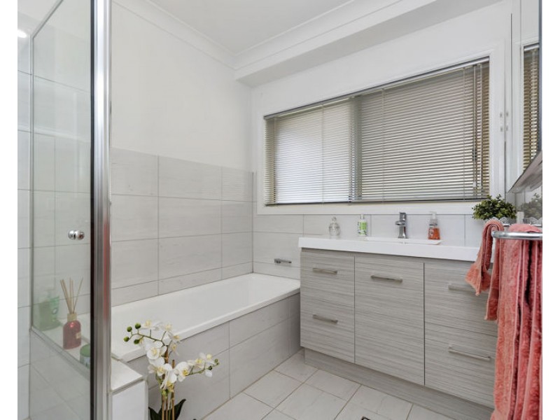 4 Smythe Road, Junee NSW 2663