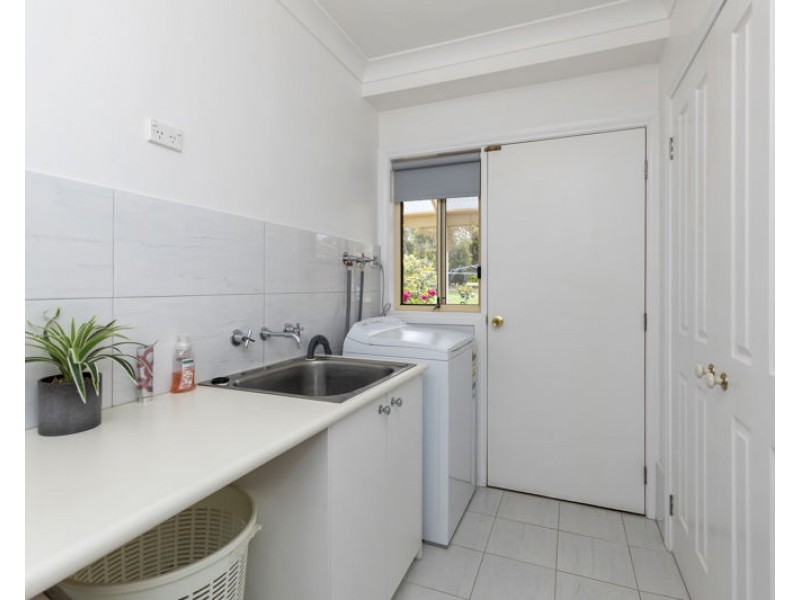 4 Smythe Road, Junee NSW 2663