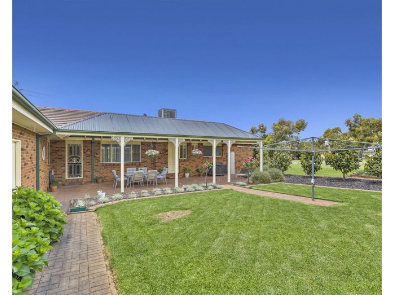 4 Smythe Road, Junee NSW 2663