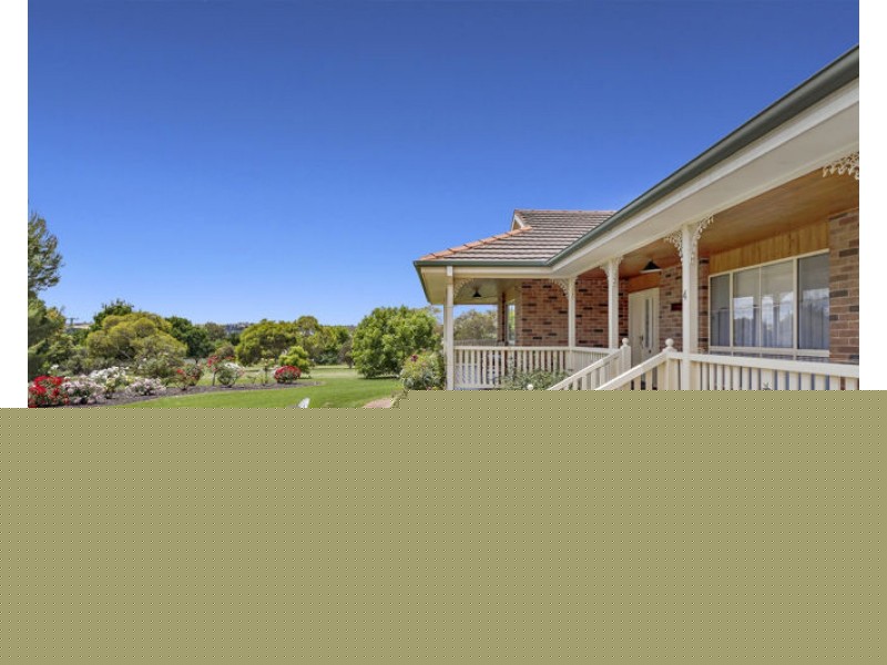 4 Smythe Road, Junee NSW 2663