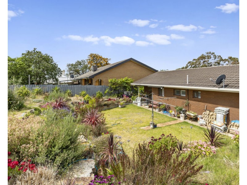 11 Kitchener Street, Junee NSW 2663